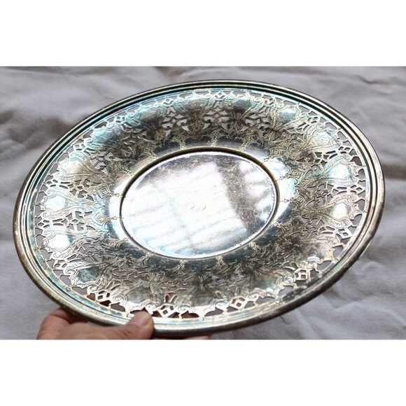 Vintage EPNS 3025 Mfg. Co Silver Plate tray Ornate Round made in USA - Picture 8 of 12